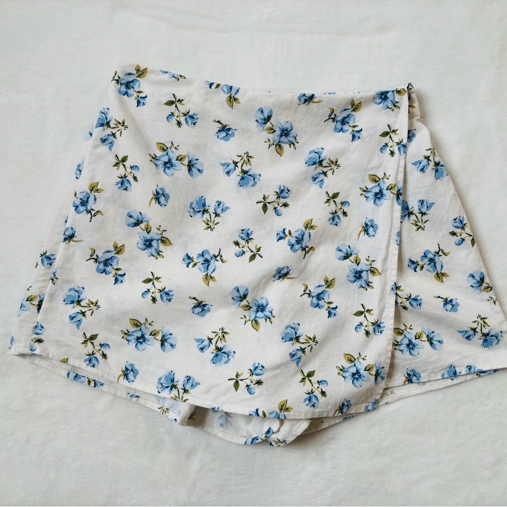 High-Waisted Linen-Blend Mini Skort